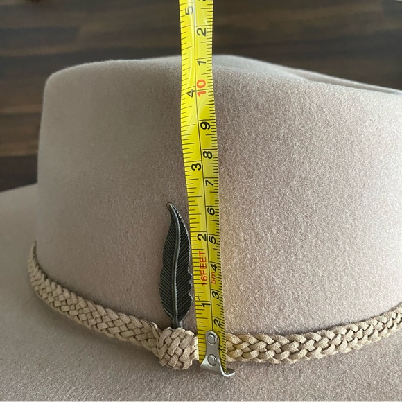 Tan cowboy hat - Picture 5 of 9